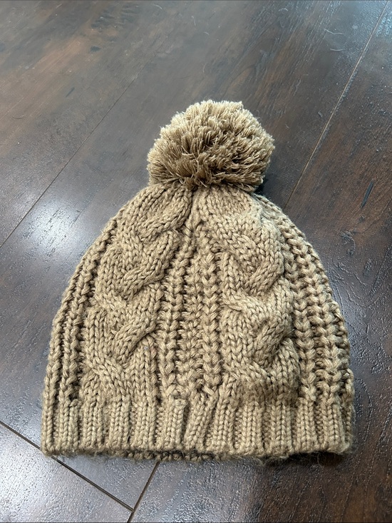 Papillon Accessories - Papillon cable knit beanie hat